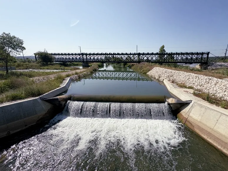 Crestsense dam operation