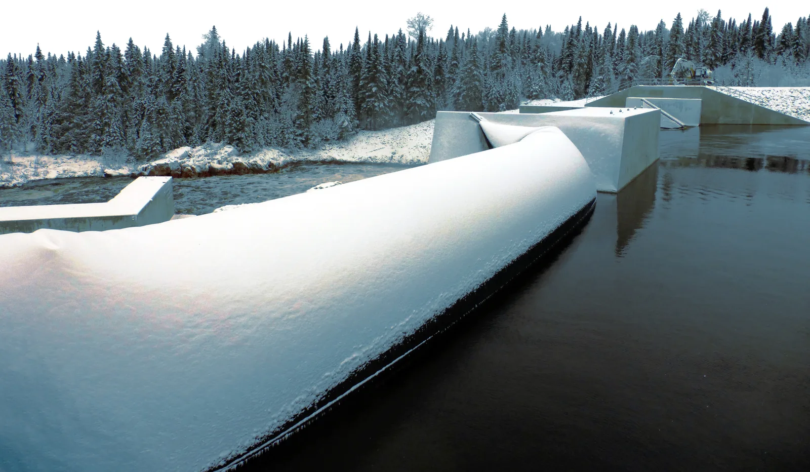 Crestsense dam winter